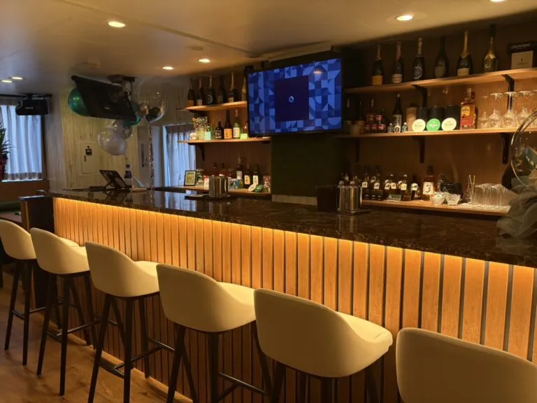 バーディーの店内
