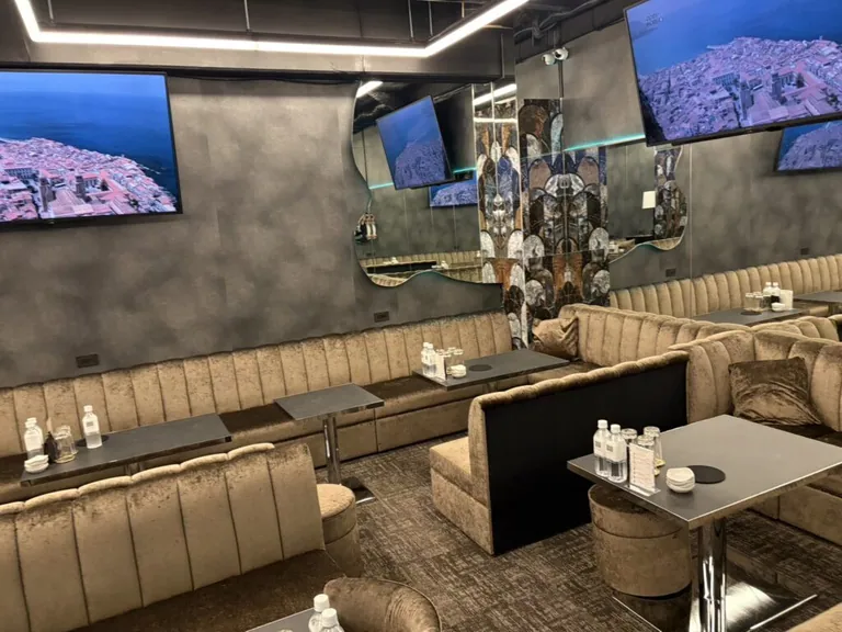 ダイヤモンドの店内