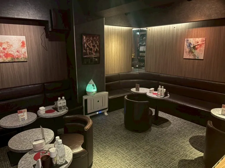 グランクラスの店内