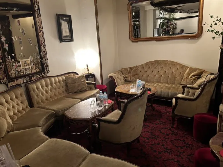 グレの店内