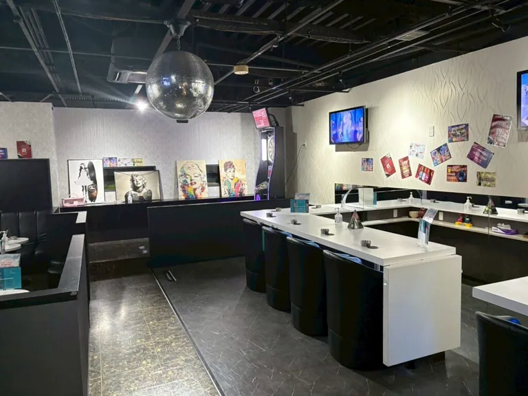 バーナーの店内