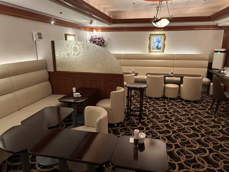 ぷらてぃーな （プラティーナ）の店内
