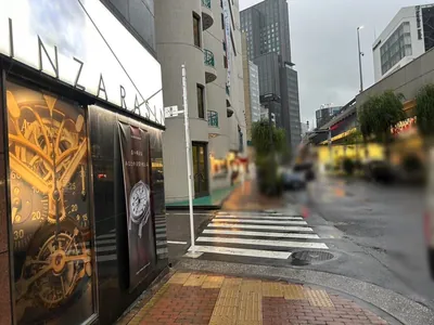 りぼん （リボン）への道順 8／9：二つ目の路地を左折します。
