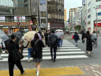 グランジュールセカンドへの道順 3／7：一つ目の横断歩道を渡って直進します。