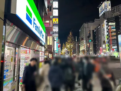 エルフィンへの道順 6／11：一つ目の路地を越えて直進を続けます。