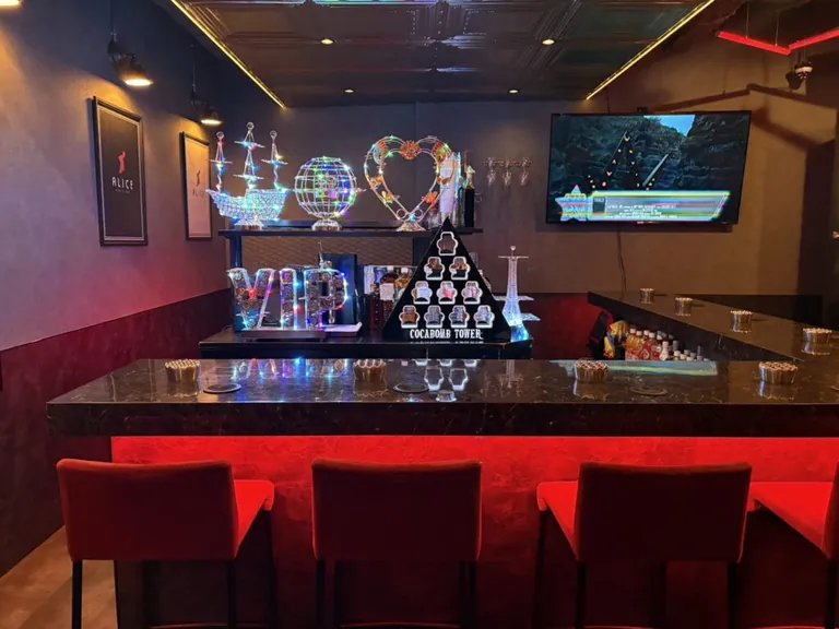 アリスの店内