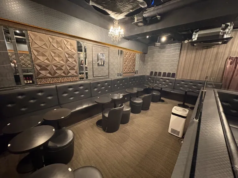 エム （美熟女M）の店内