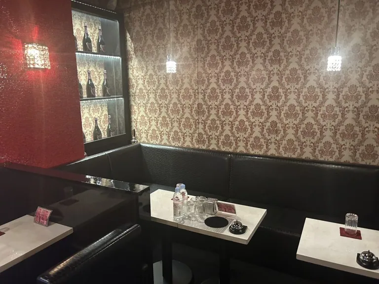 レッドの店内
