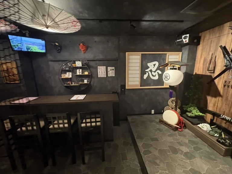 秋葉原　くノ一育成所 （東京忍者BAR 秋葉原 くノ一育成所）の店内