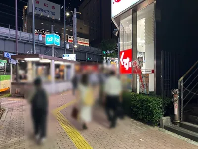 天空・別邸楽陽 (テンクウ・ベッテイラクヨウ）への道順 4／15：横断歩道を渡ったら左へ歩きます。