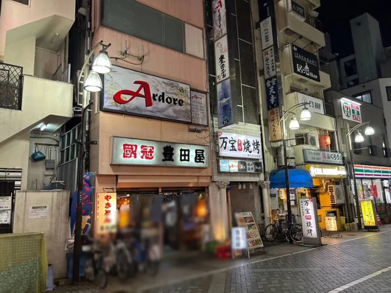 アルドーレの店内