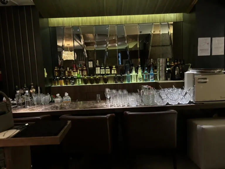 アミーニの店内