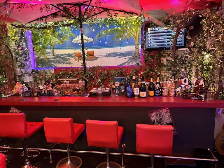 イーネー （girls cafe bar E～ねぇ）の店内