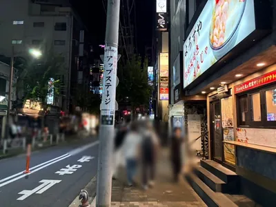 レブルへの道順 8／8：少し歩くと右手に錦糸町レブルの入る「HB錦糸町ビル」があります。