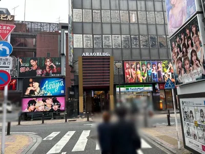 ドンフィンへの道順 9／9：突き当りが歌舞伎町ドンフィンの入る「荒生ビル」です。