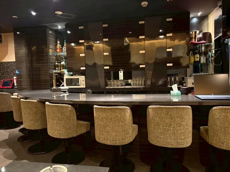 アリエル2の店内