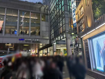 オシモへの道順 5／9：一つ目路地を右折します。