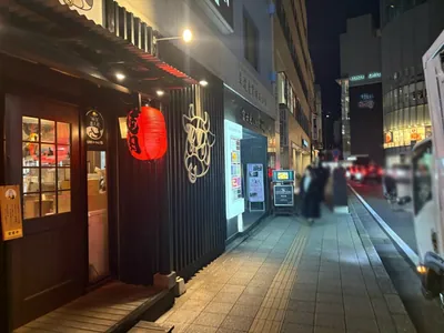 花 （ハナ）への道順 13／13：路地を越えてすぐ左手に千葉花の入る「富士見センタービル」があります。