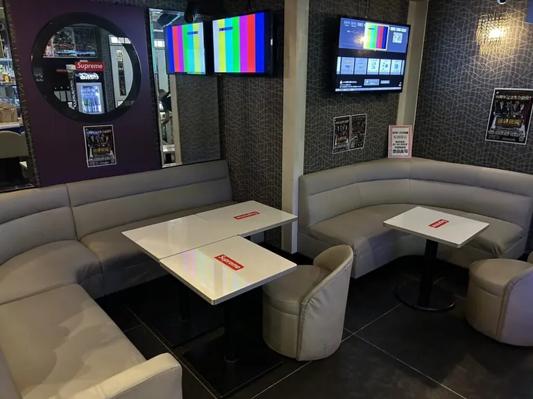 バウズーム （BOW×ZOOM）の店内