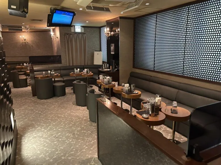 ワイの店内