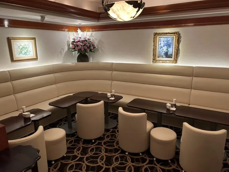 ぷらてぃーな （プラティーナ）の店内