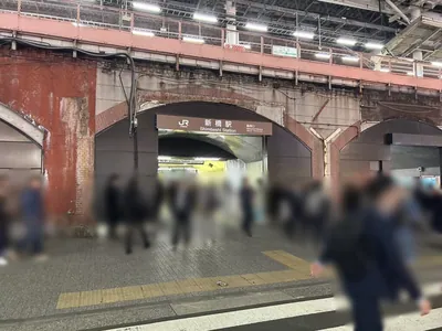 新橋ナース物語 （シンバシナースモノガタリ）への道順 1／4：各線「新橋駅」烏森口を出ます。