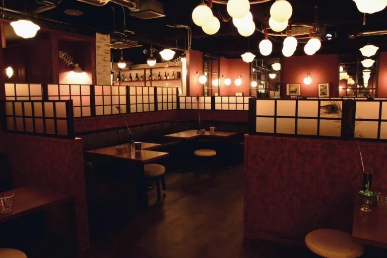 柏 ベロアの店内