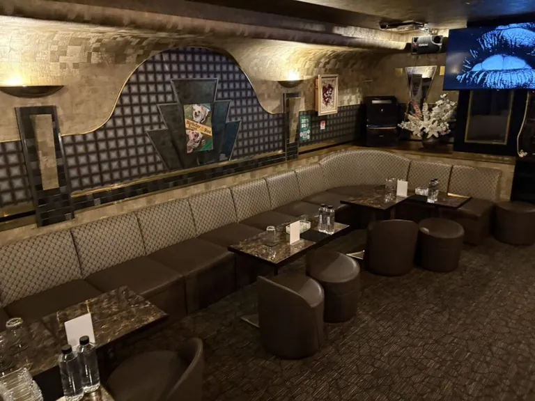 ドエムの店内