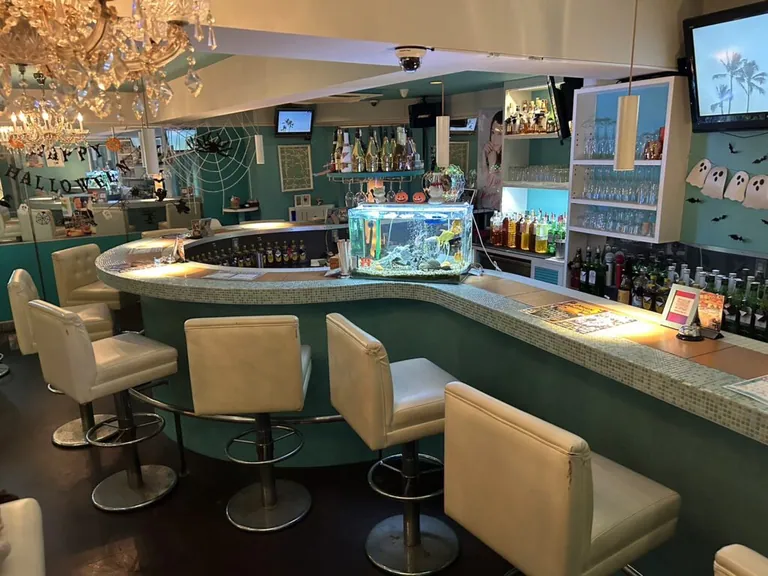杏の店内