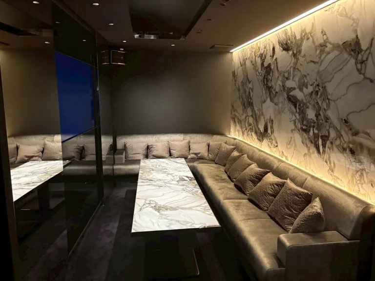 月ノ湊 （ツキノソウ）の店内