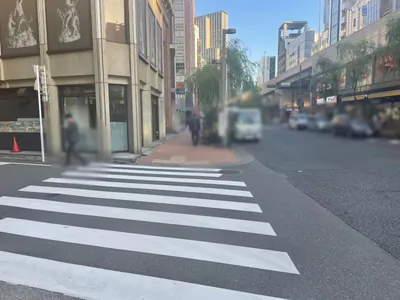 まゆへの道順 6／8：一つ目の路地を越えます。