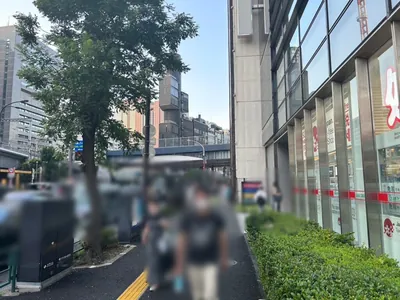 櫻子 （さくらこ）への道順 2／9：駅を背にして直進します。