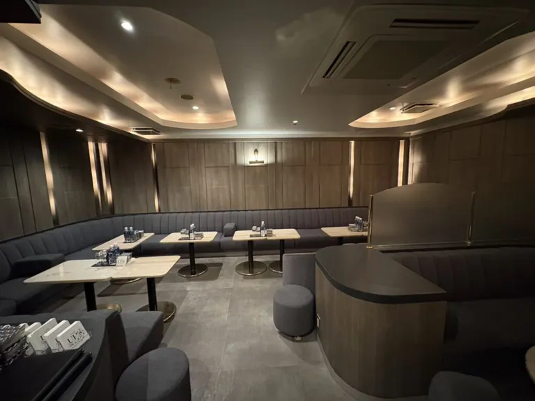 アップス （UP’s）の店内