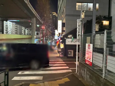 ハチカイへの道順 9／14：五つ目の路地も越えて直進を続けます。