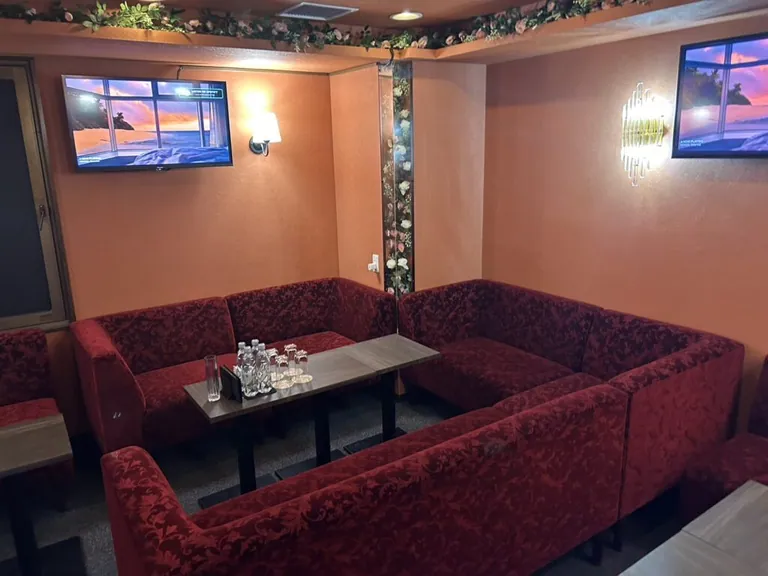 ロイヤルラウンジの店内