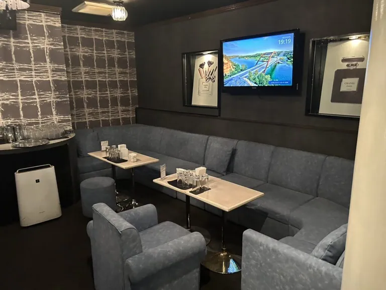 ワイの店内