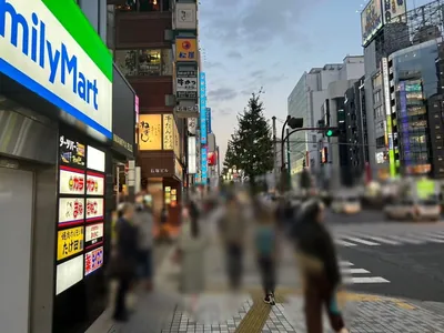 プラウディアへの道順 6／9：一つ目の路地を左折します。