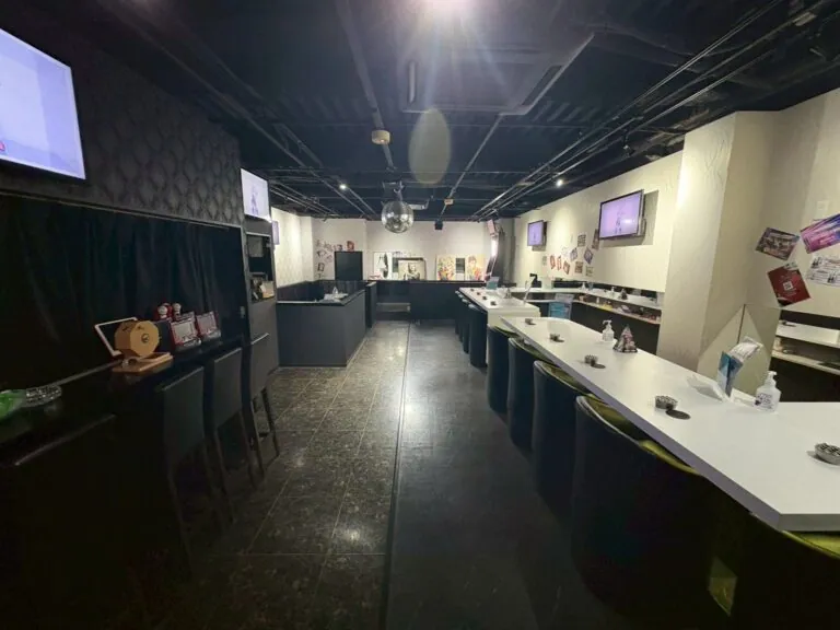 ベルエ （Girl’s Bar &Darts Belle）の店内