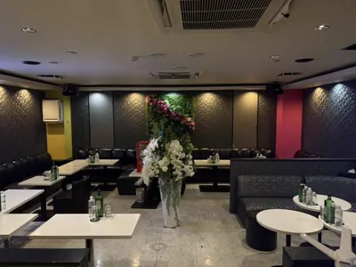 クレヨンの店内