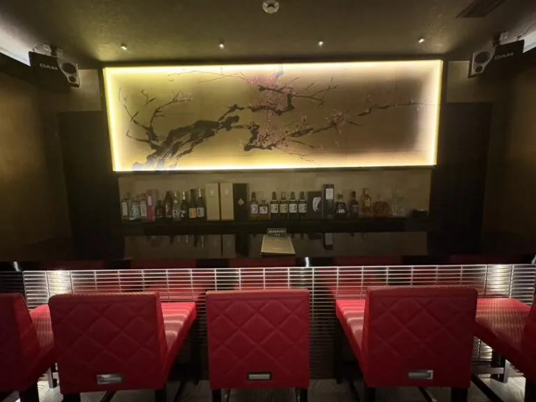ブセナラウンジの店内