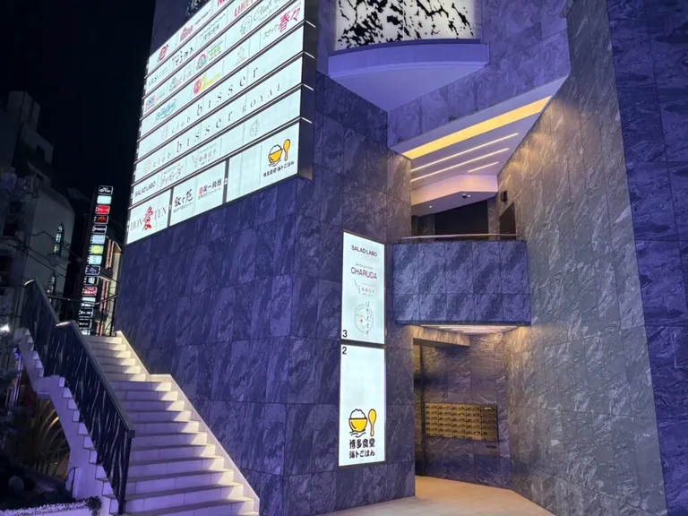 ビーブルカフェの店内