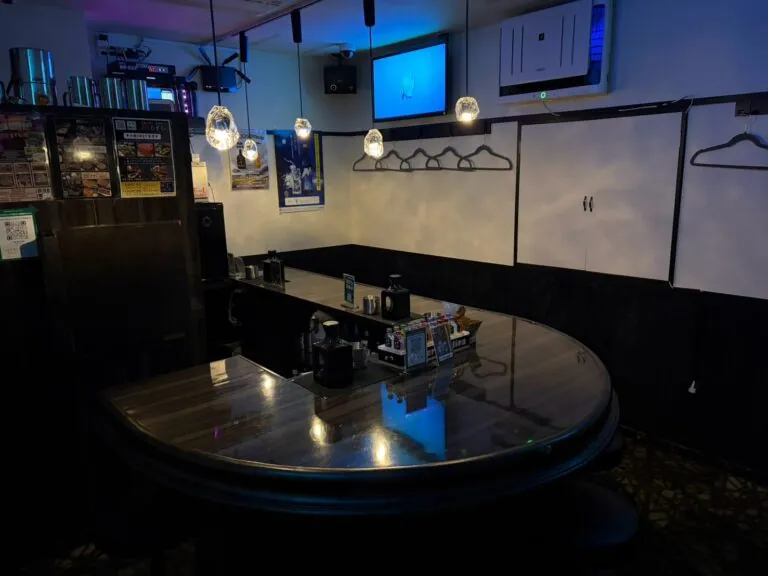 カラット宴の店内