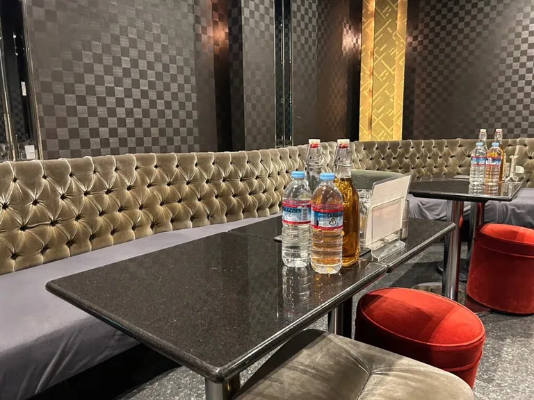 プラザの店内