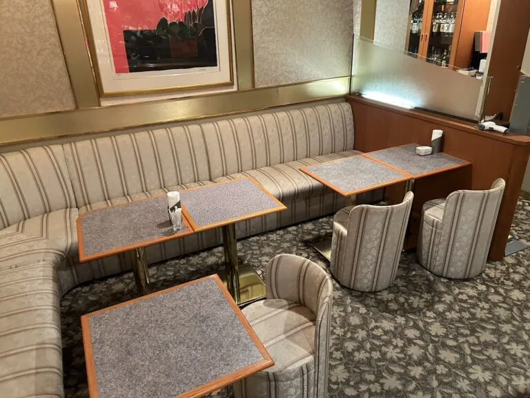 ミラージュの店内