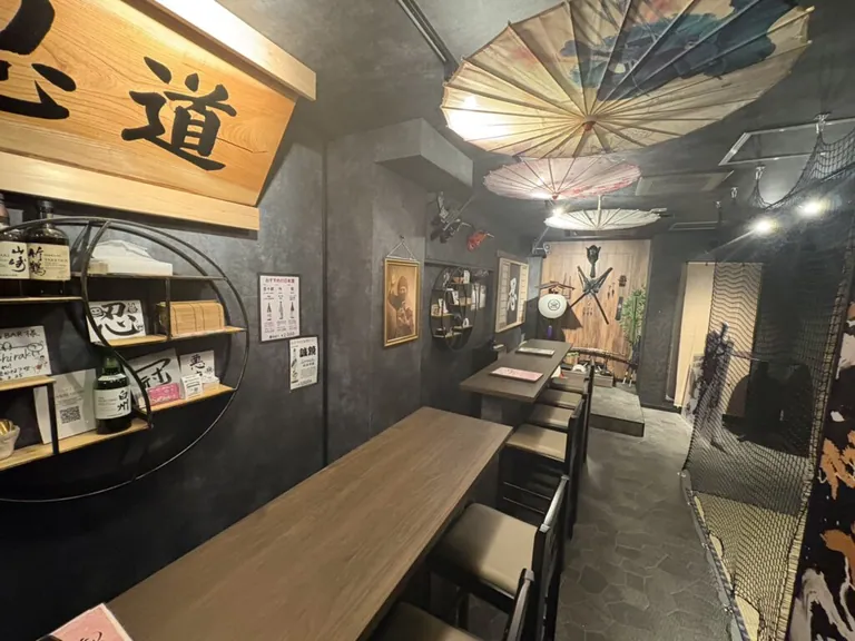 秋葉原　くノ一育成所 （東京忍者BAR 秋葉原 くノ一育成所）の店内