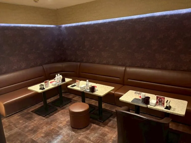 グランクラスの店内