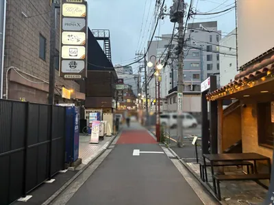 朧月 （オボロヅキ）への道順 5／7：一つ目の路地を越えて直進します。