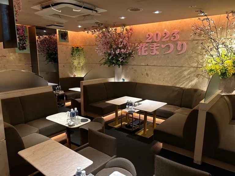バカラの店内