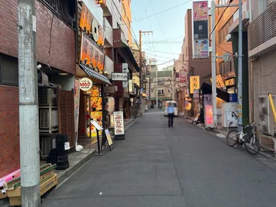 サボへの道順 4／8：直進します。