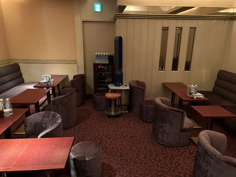 エルプリンセスの店内